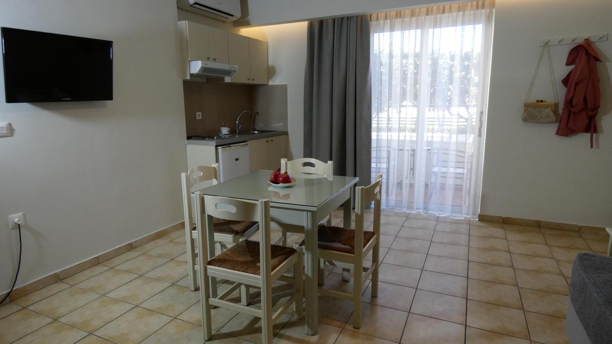 Aparthotel Melina Platanés